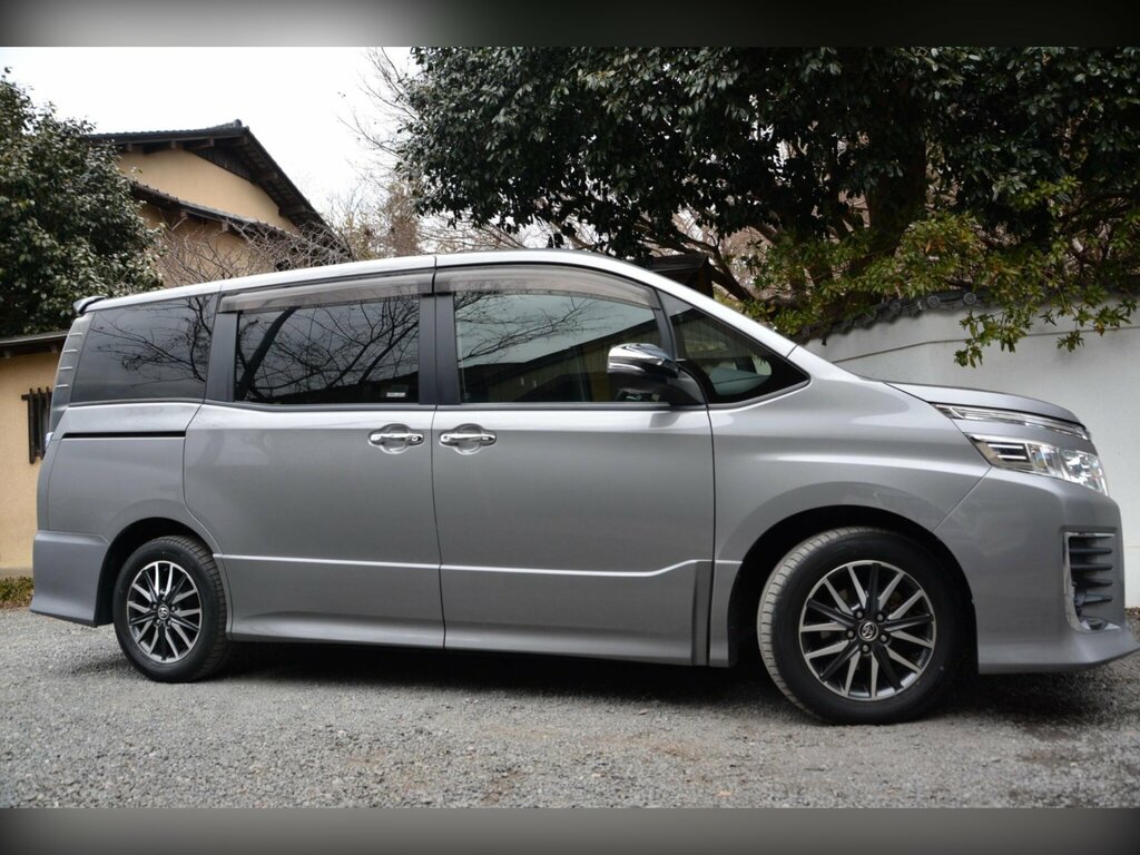 Toyota Voxy 2.0 Zs Kiramaki Edition- Service History Grey #5
