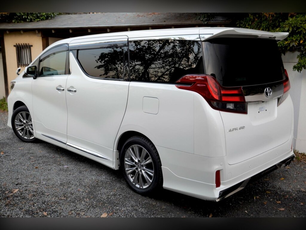 Toyota Alphard Mpv White #16