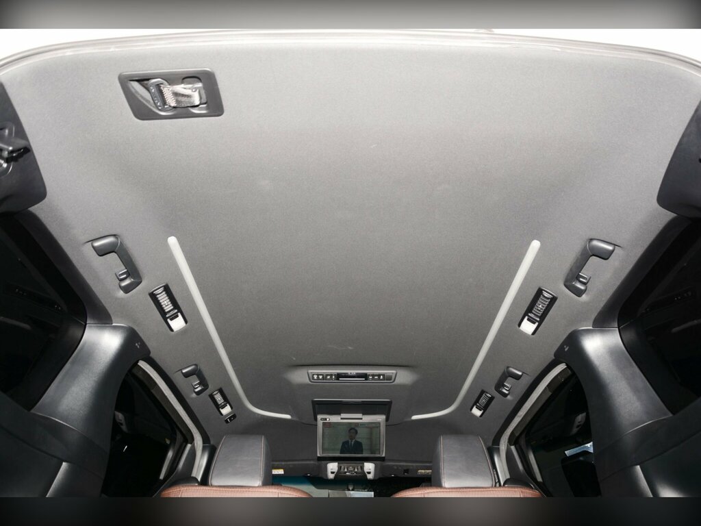 Toyota Alphard Mpv White #54