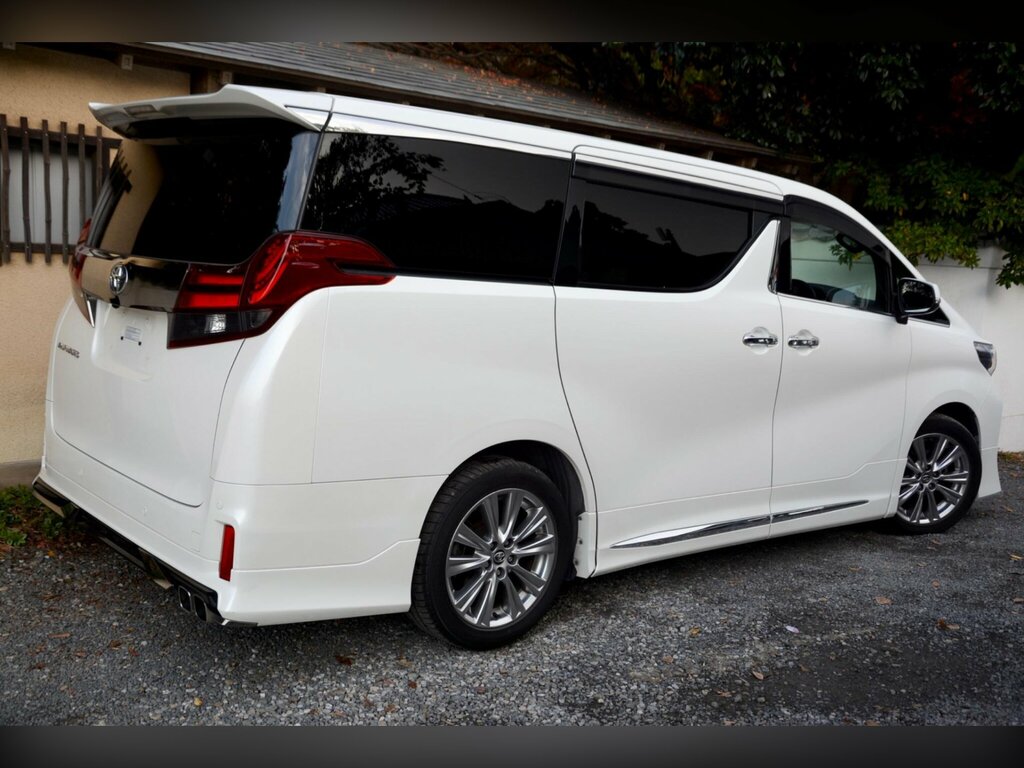 Toyota Alphard Mpv White #10