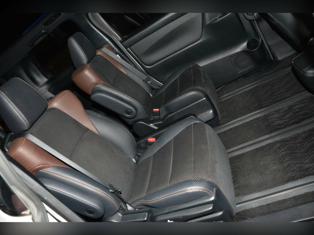 Toyota Alphard Mpv White #27