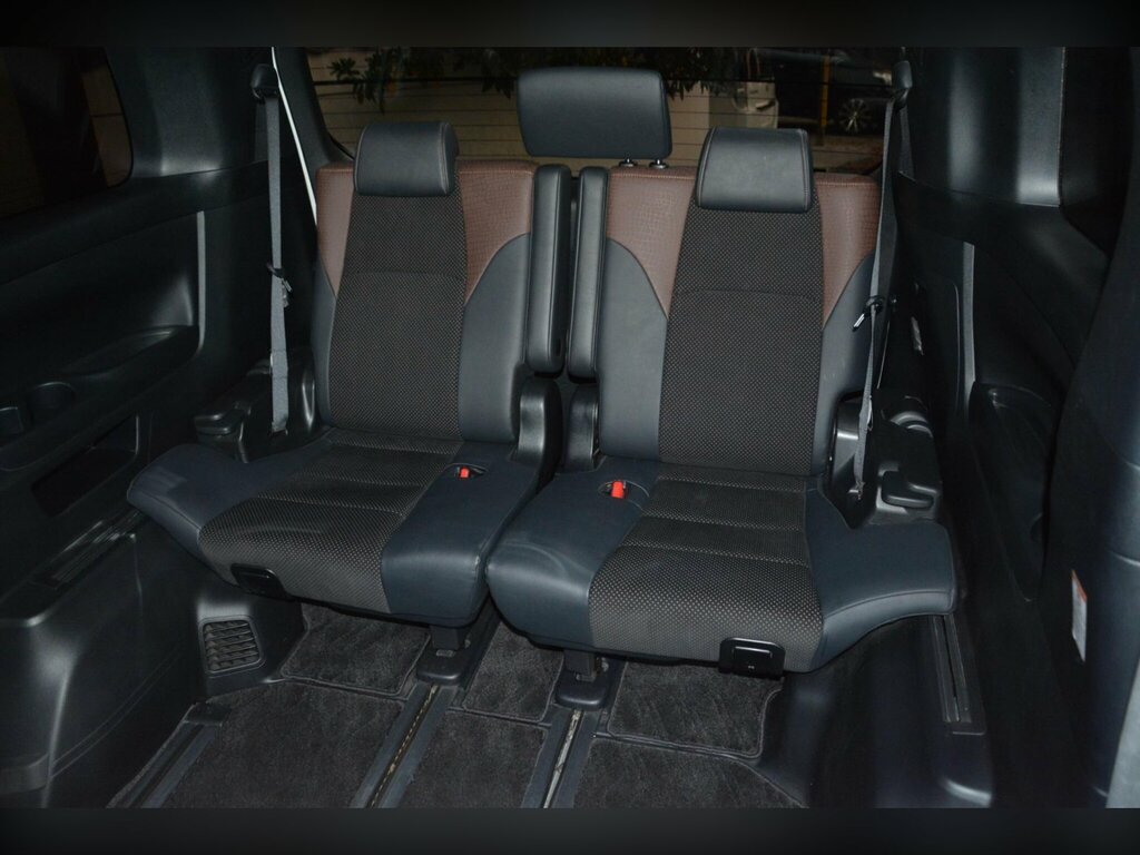 Toyota Alphard Mpv White #41