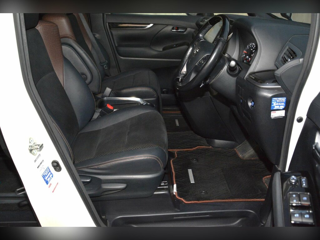 Toyota Alphard Mpv White #24