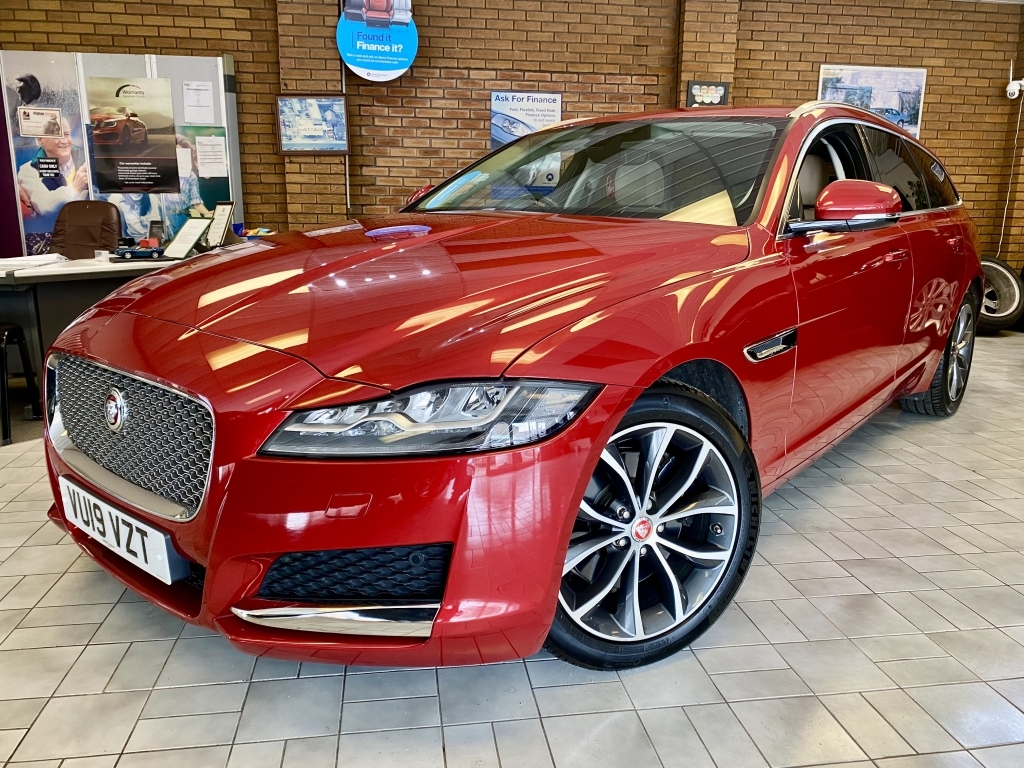 Jaguar XF Estate 2.0 D Portfolio Red #4