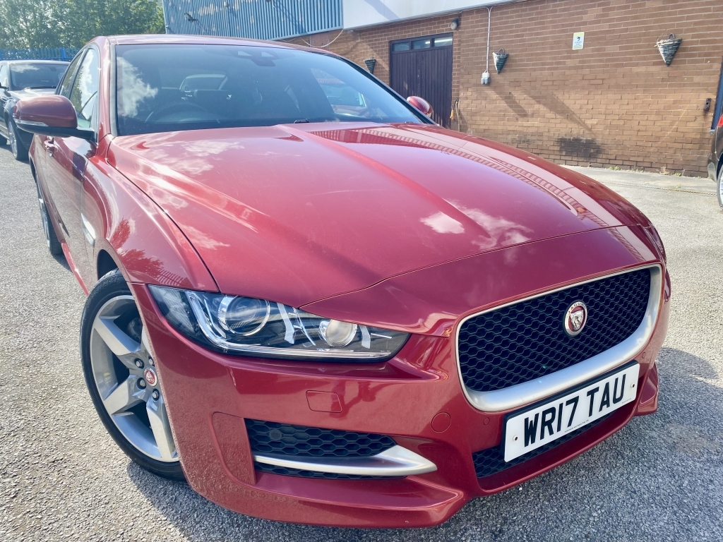 Jaguar XE Saloon 2.0 R-sport WR17TAU Red #4