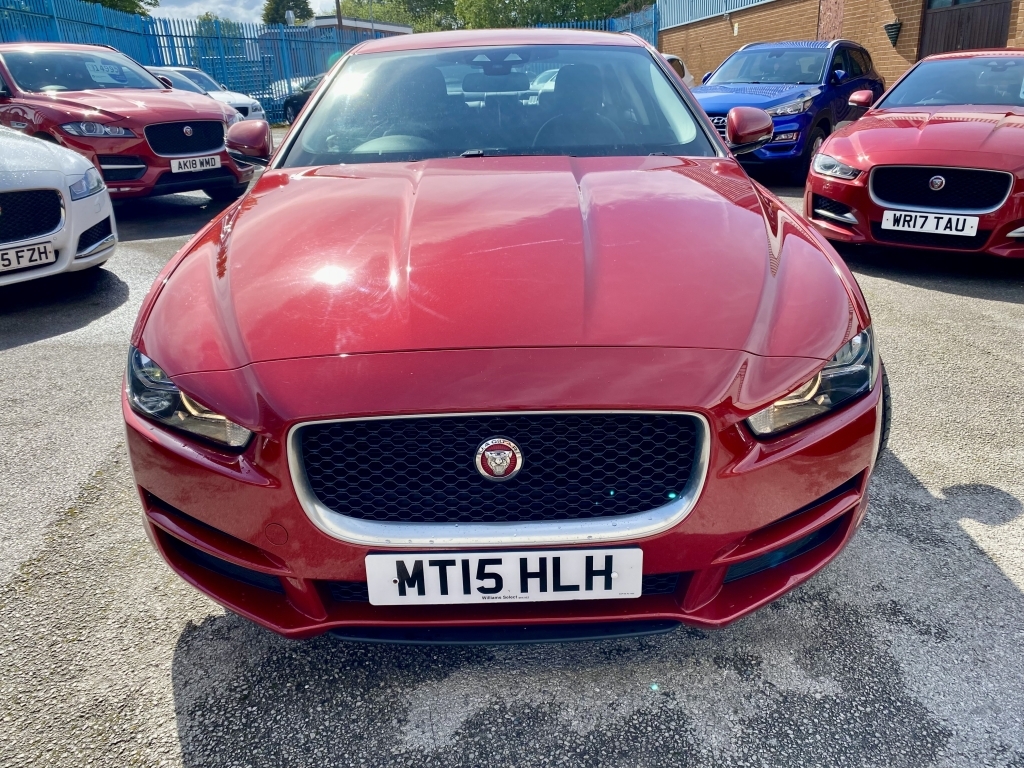 Jaguar XE 2.0 Prestige Red #5