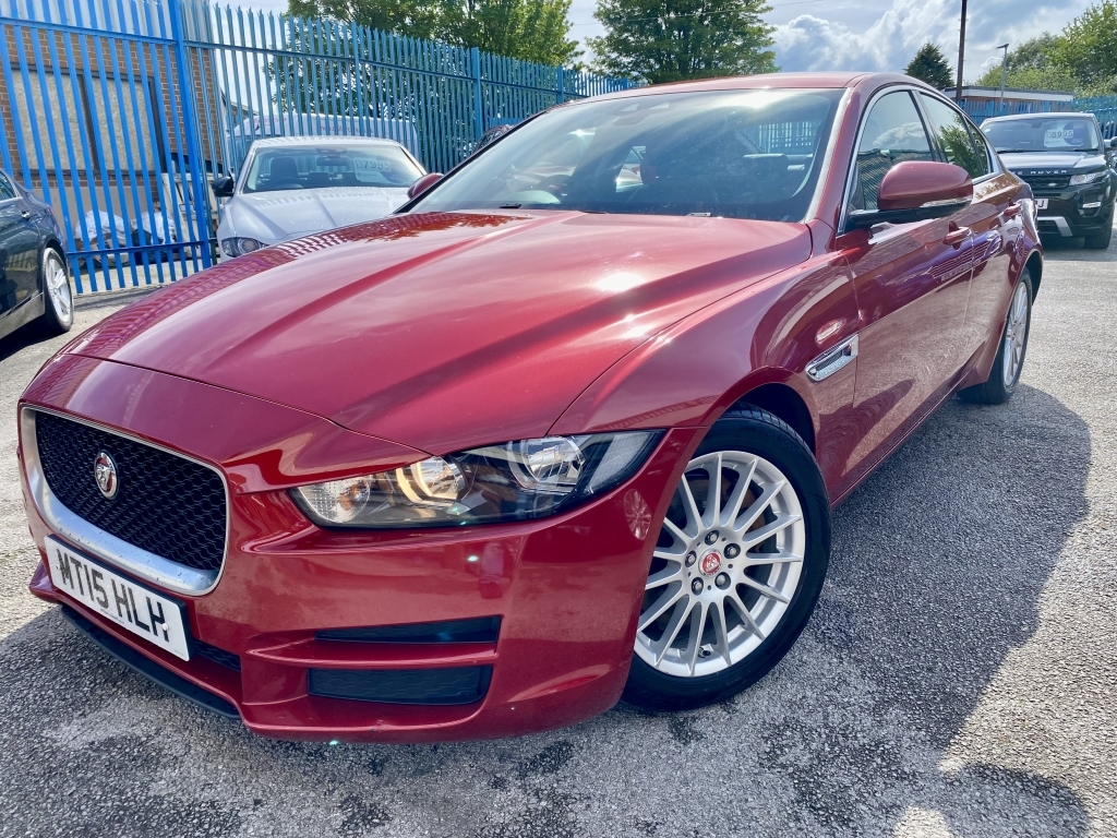 Jaguar XE 2.0 Prestige Red #4