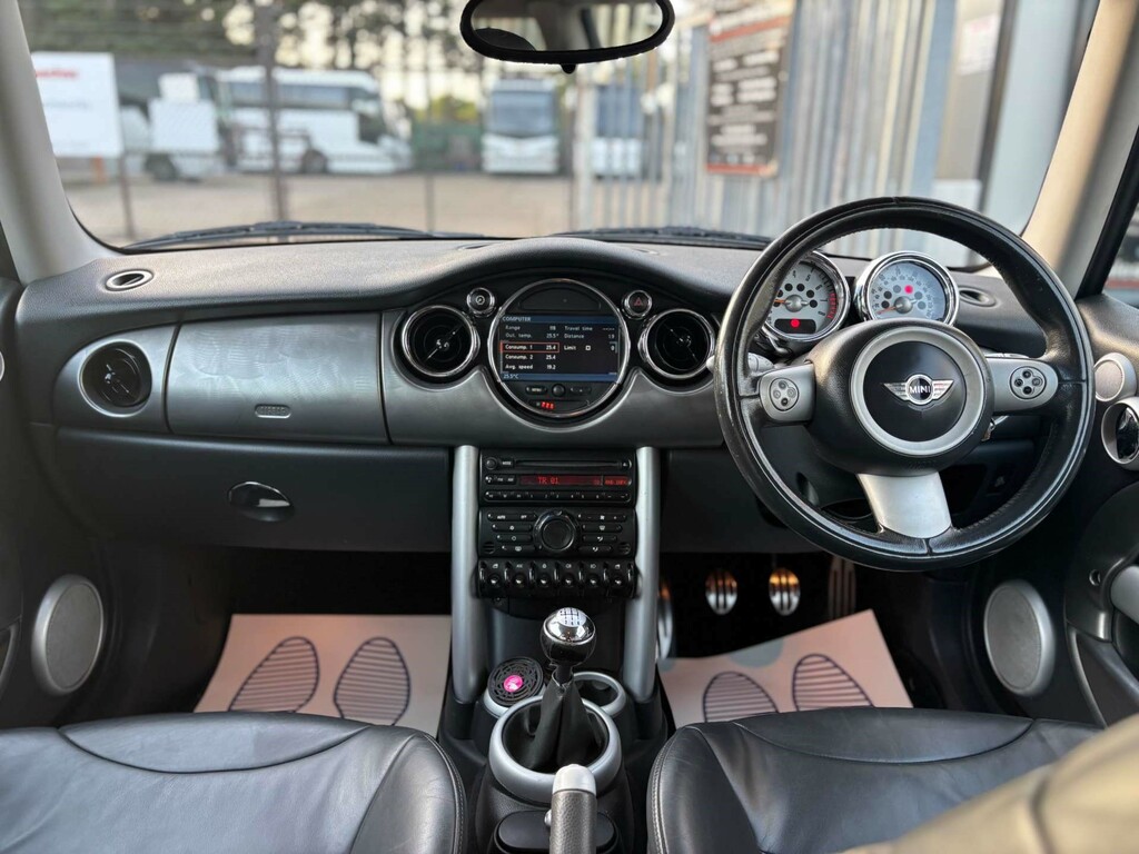 Mini Hatch 1.6 Cooper Hatchback Black #25