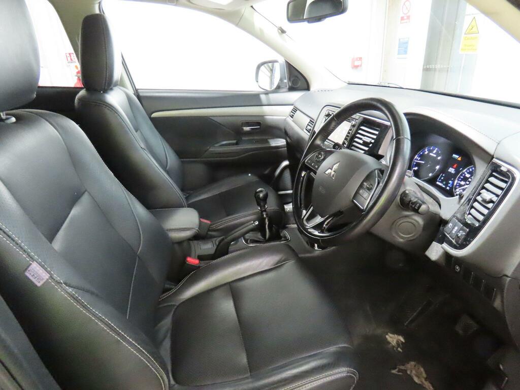 Mitsubishi Outlander 2.2 Di-d Gx3 4Wd Euro 6 Ss  #6