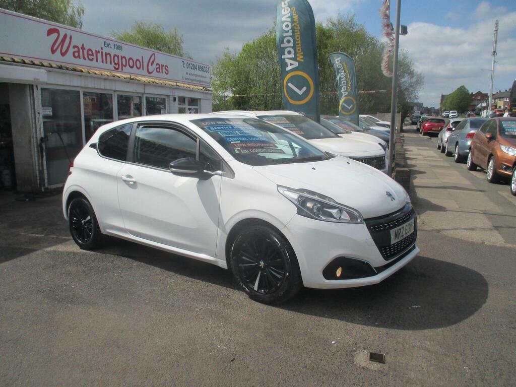 Peugeot 208 1.2 Puretech Black Edition Euro 6 MRZ6311 White #3