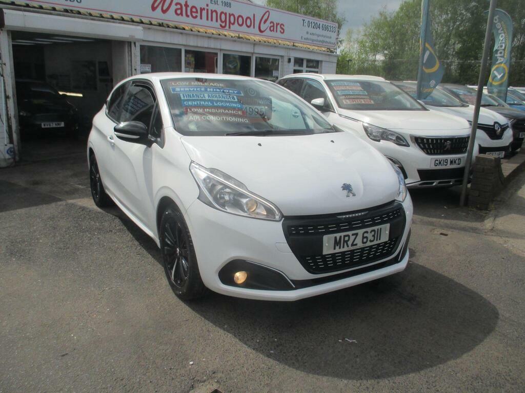 Peugeot 208 1.2 Puretech Black Edition Euro 6 MRZ6311 White #4