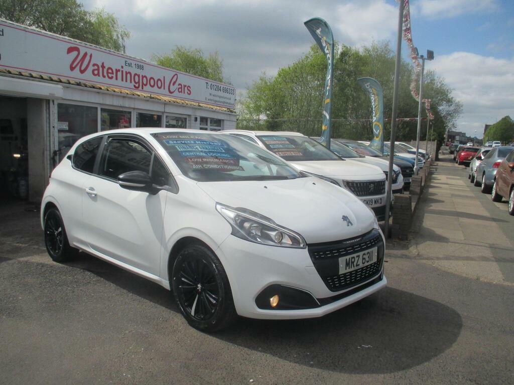 Peugeot 208 1.2 Puretech Black Edition Euro 6 White