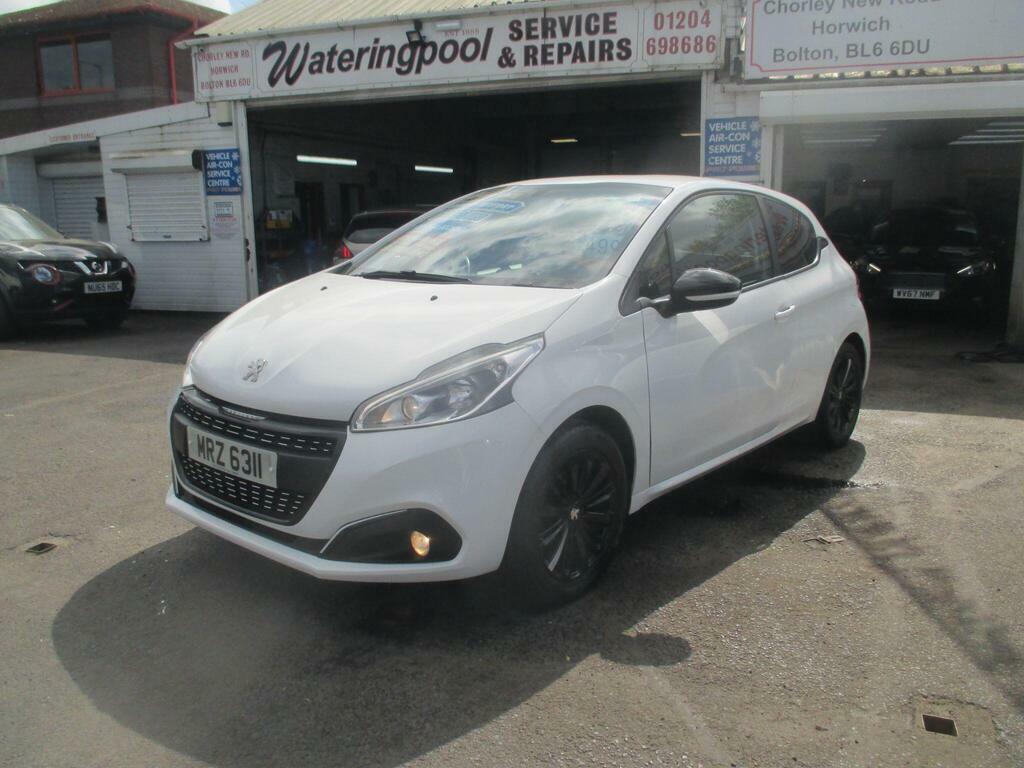 Peugeot 208 1.2 Puretech Black Edition Euro 6 MRZ6311 White #6
