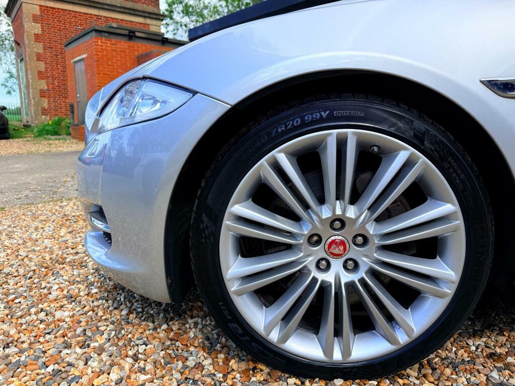 Jaguar XJ 3.0D V6 Portfolio Saloon Silver #6
