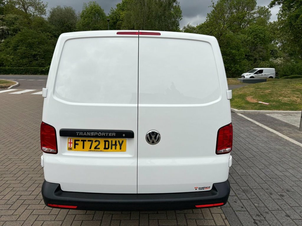Volkswagen Transporter 2L Startline FT72DHY White #5