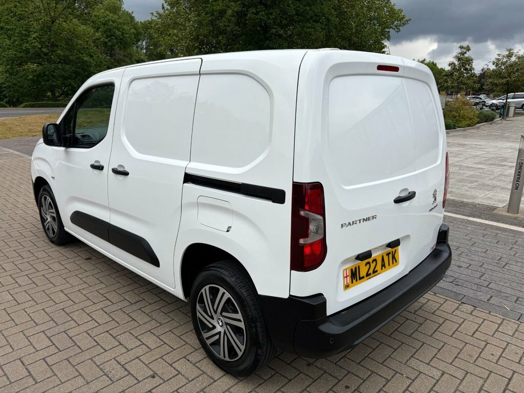 Peugeot Partner 1.5L Professional Premium ML22ATK White #4