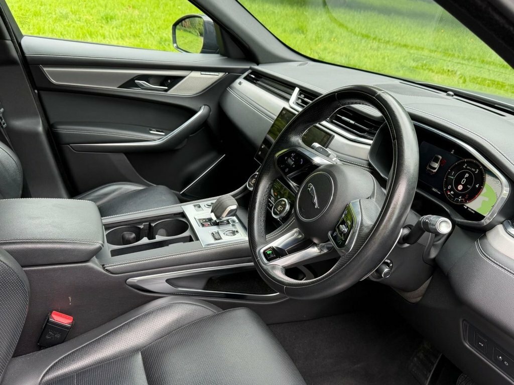 Jaguar F-Pace 2L R-dynamic Se PK71GHH Grey #2