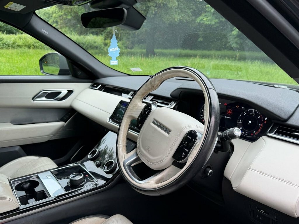 Land Rover Range Rover Velar 2L R-dynamic Hse VE68WUP Black #2