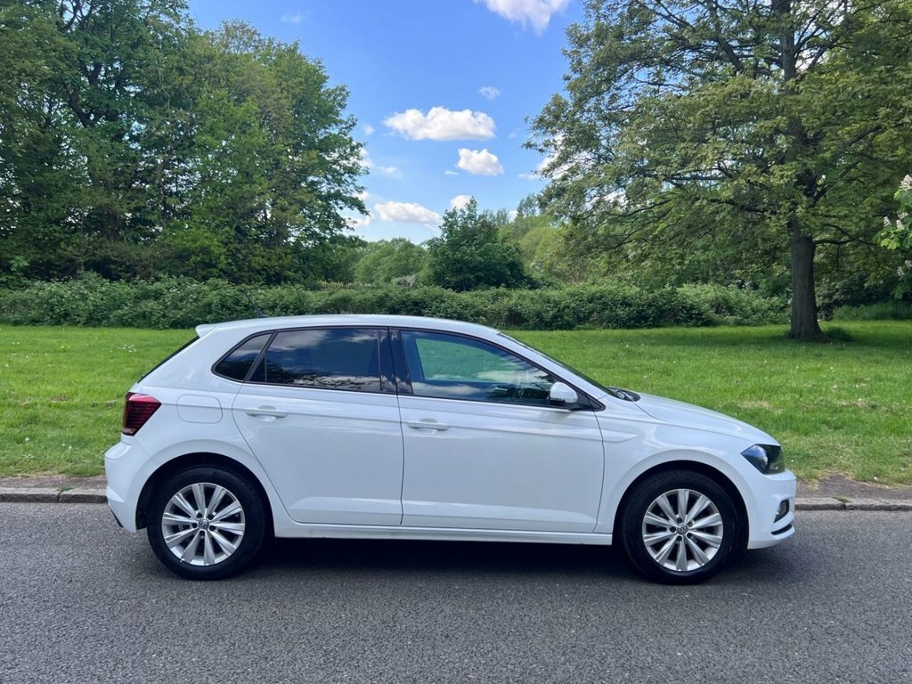Volkswagen Polo 1L Match LD70HNE White #4