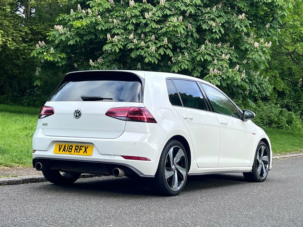 Volkswagen Golf 2L Gti VA18RFX White #6