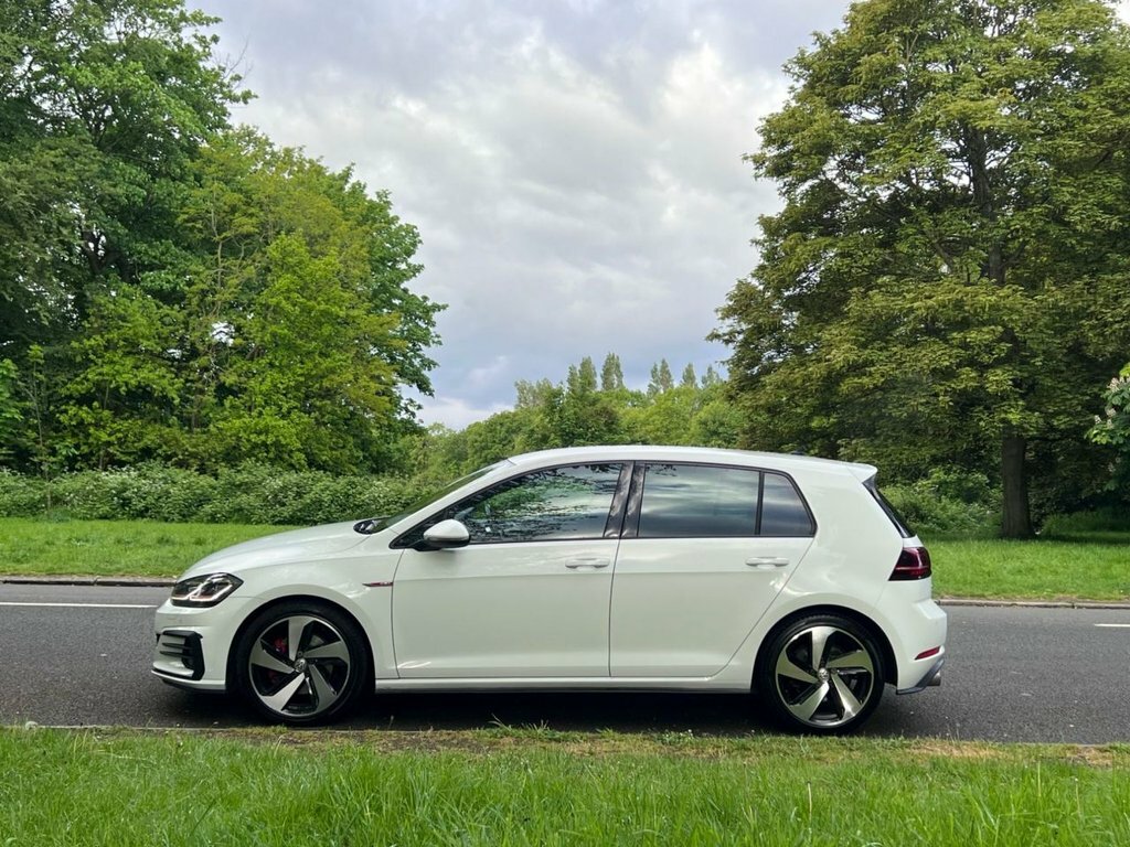 Volkswagen Golf 2L Gti VA18RFX White #5