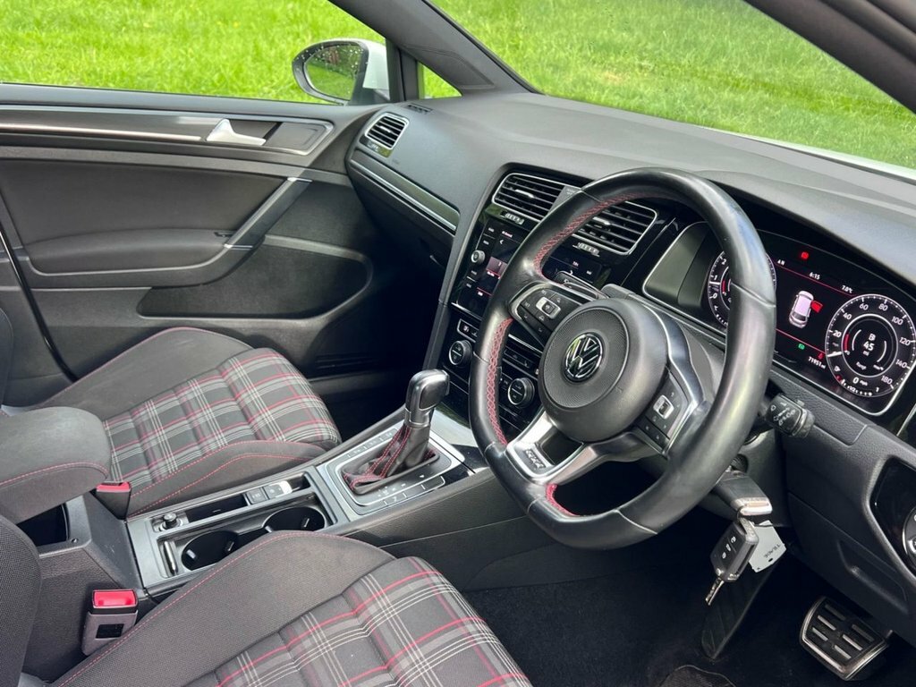Volkswagen Golf 2L Gti VA18RFX White #2