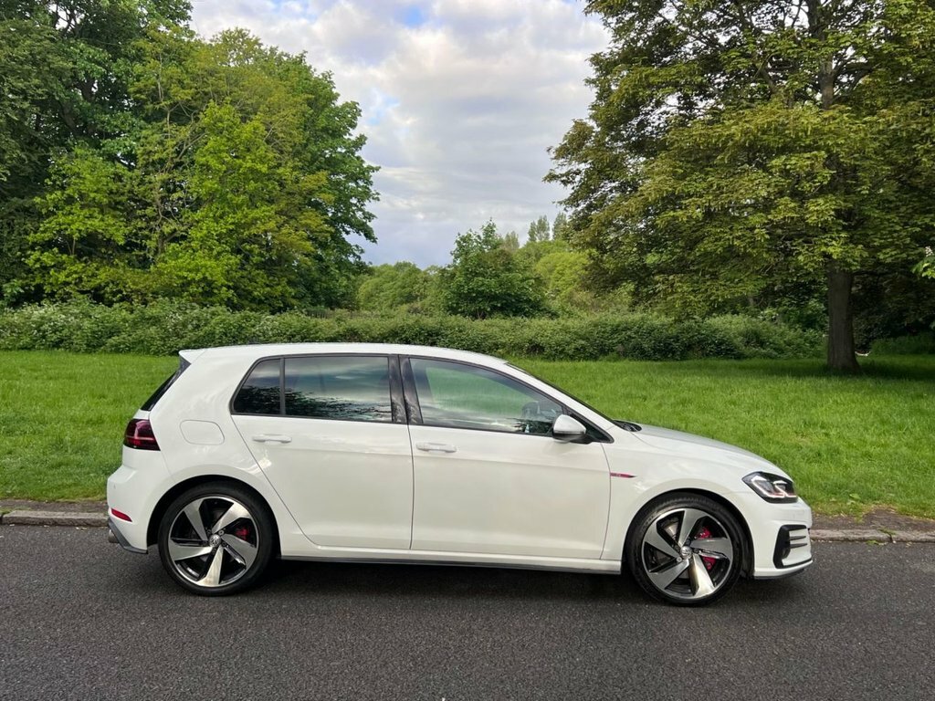 Volkswagen Golf 2L Gti VA18RFX White #4