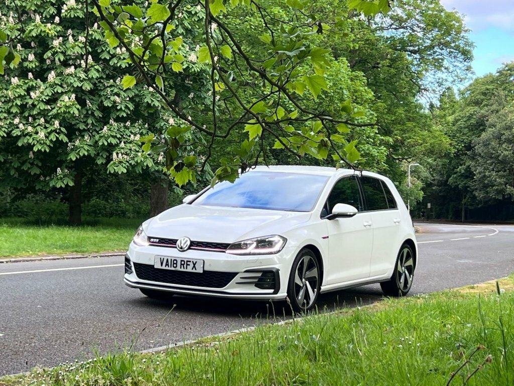 Volkswagen Golf 2L Gti VA18RFX White #3