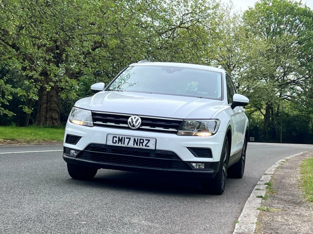 Volkswagen Tiguan 2L Se GM17NRZ White #3