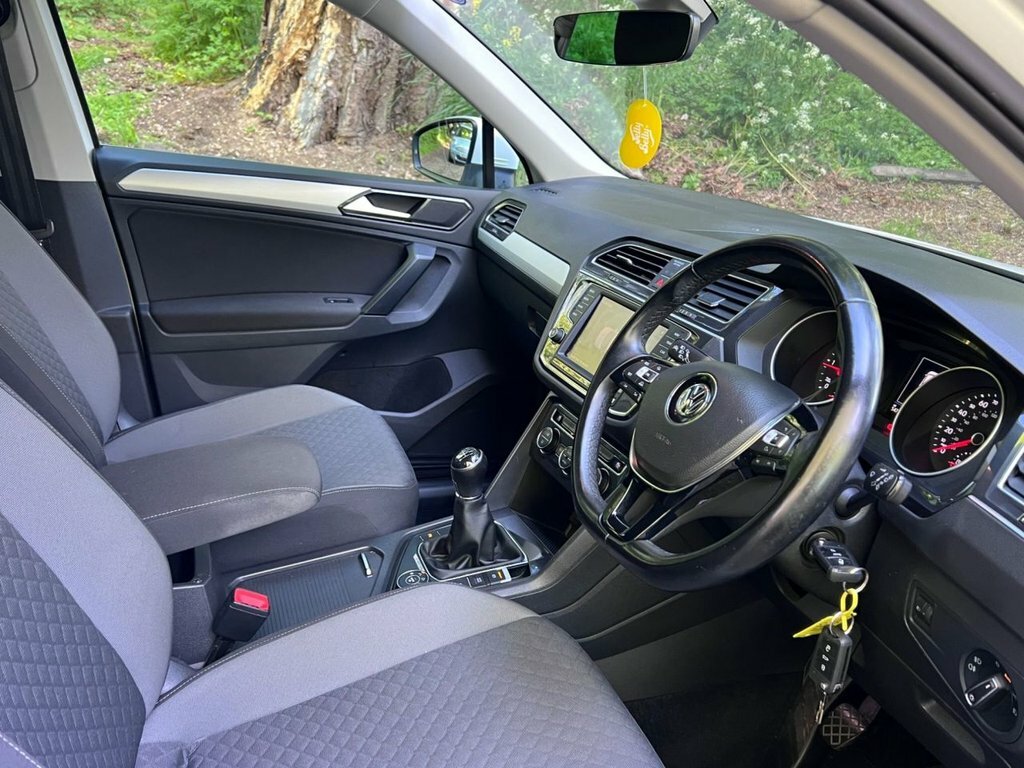 Volkswagen Tiguan 2L Se Navigation YK17OXN White #2