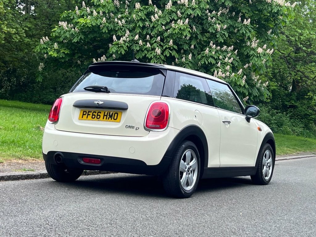 Mini Hatch 1.5L One D PF66HMO White #6