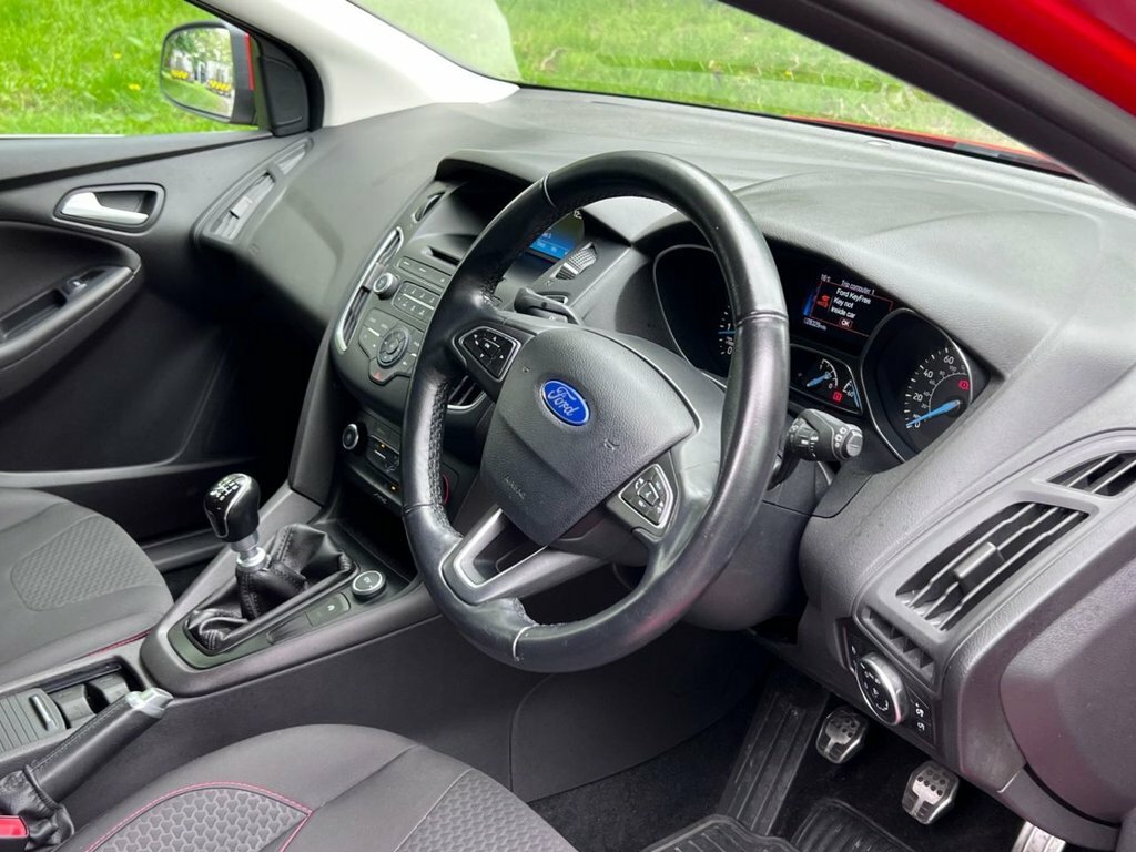 Ford Focus 1L Zetec S Red #2