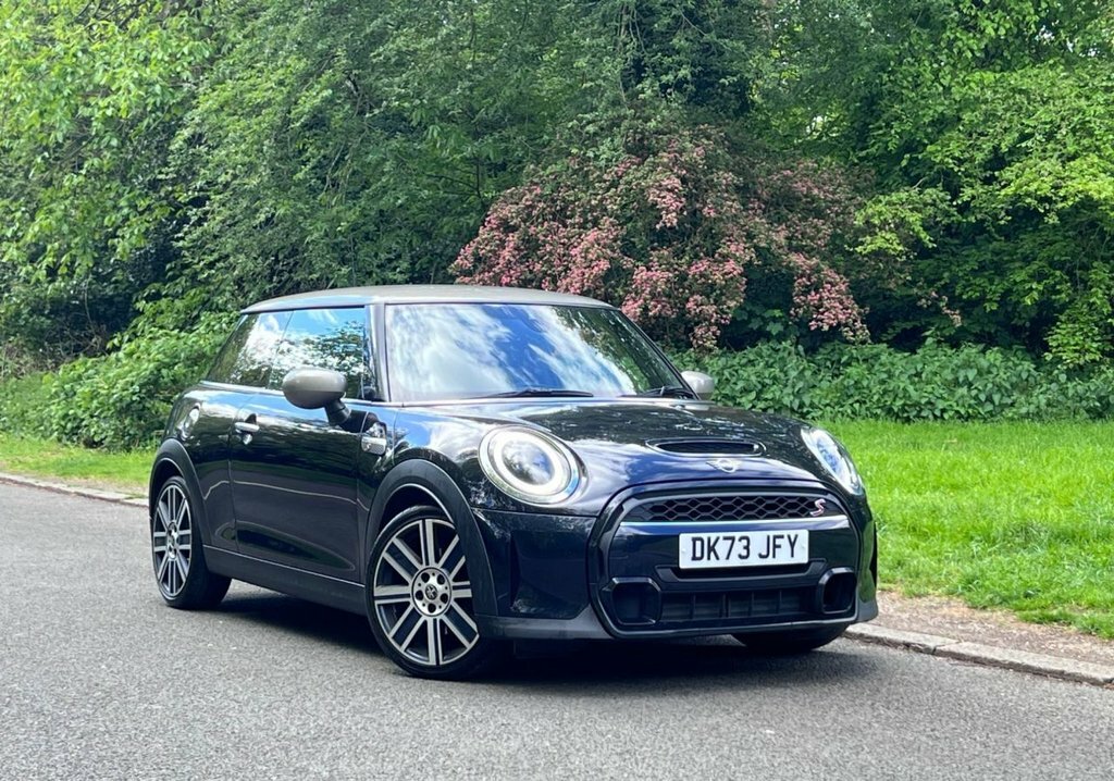 Mini Hatch 2L Cooper S Exclusive Black