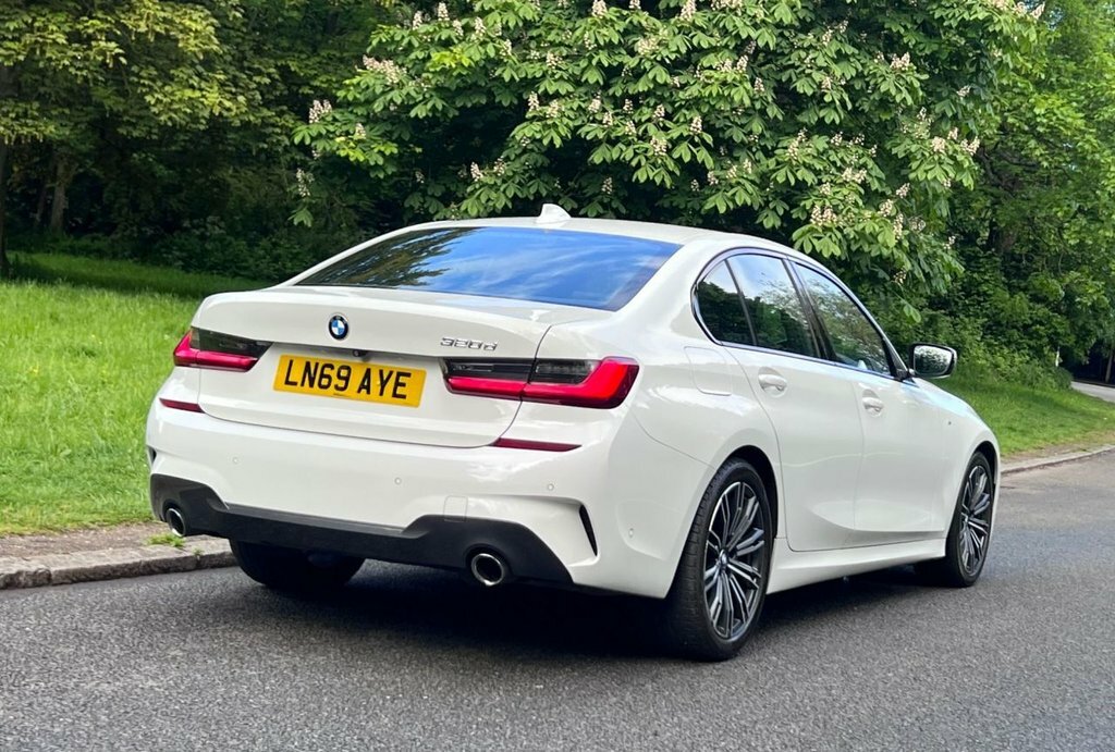 BMW 3 Series 2L M Sport LN69AYE White #5