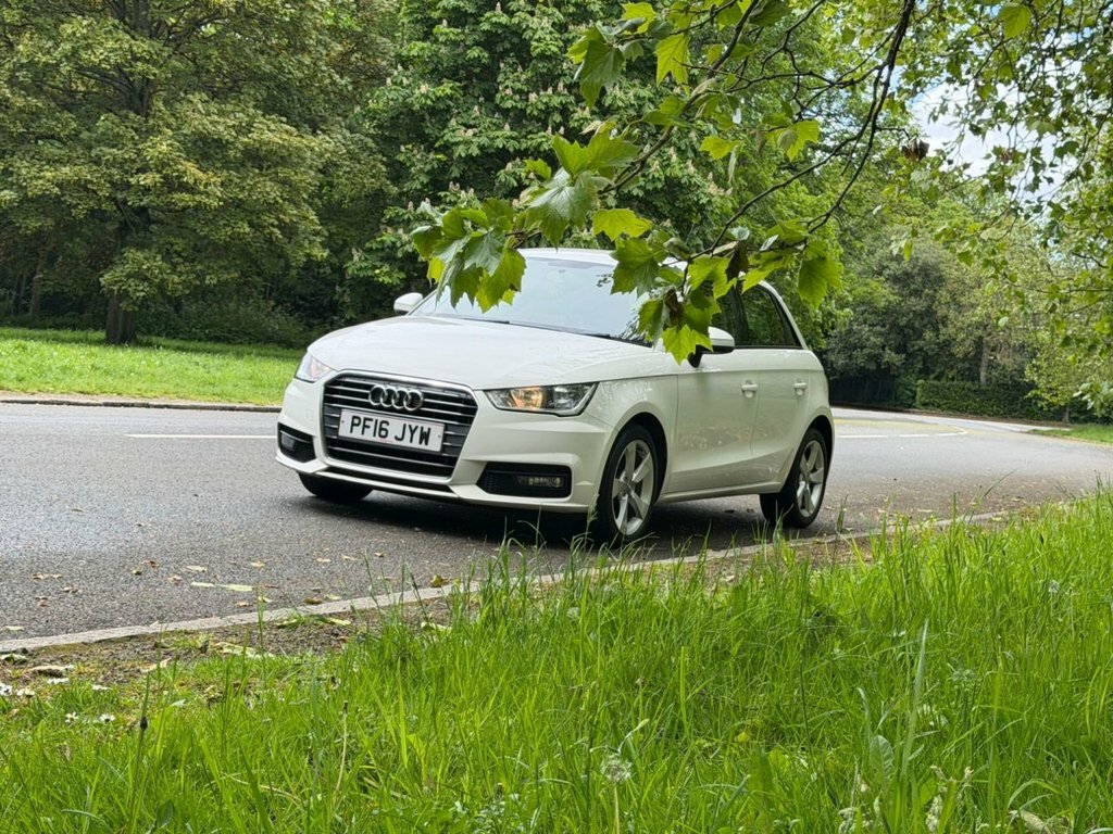 Audi A1 1L Sport PF16JYW White #3