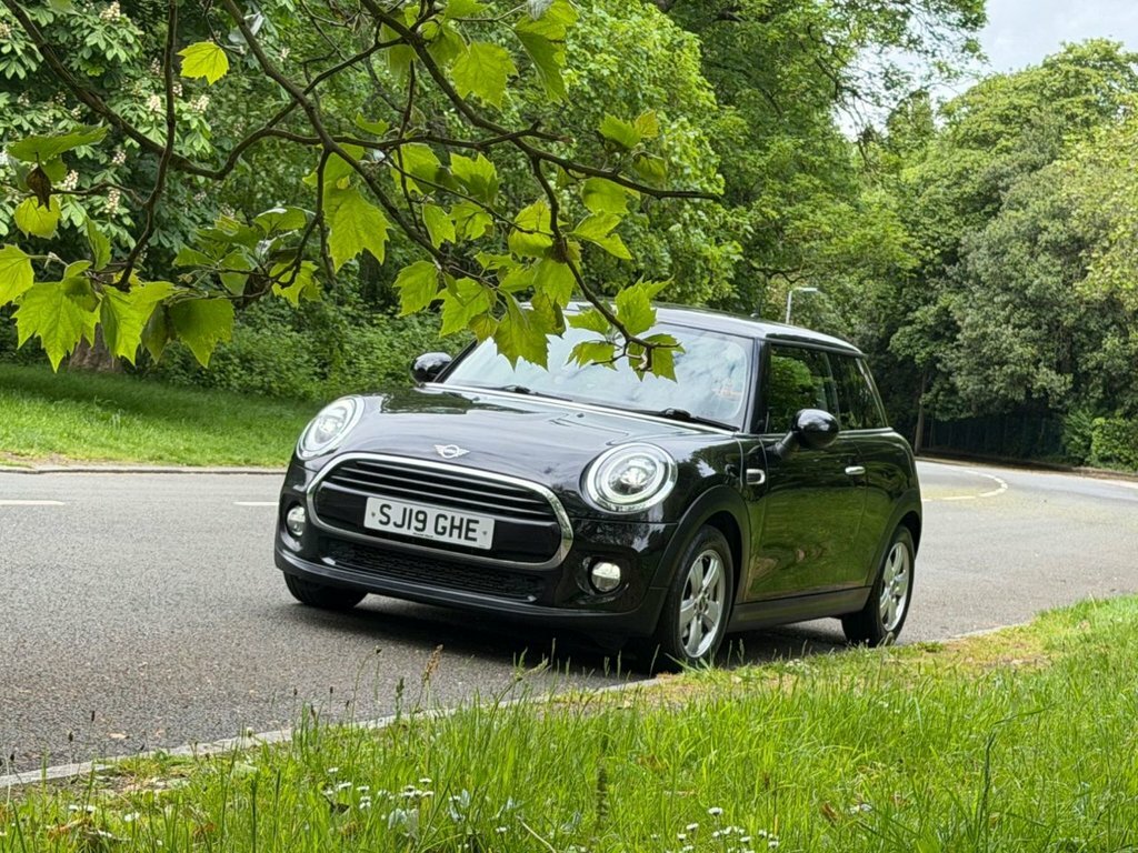 Mini Hatch 1.5L Cooper Classic SJ19GHE Black #3