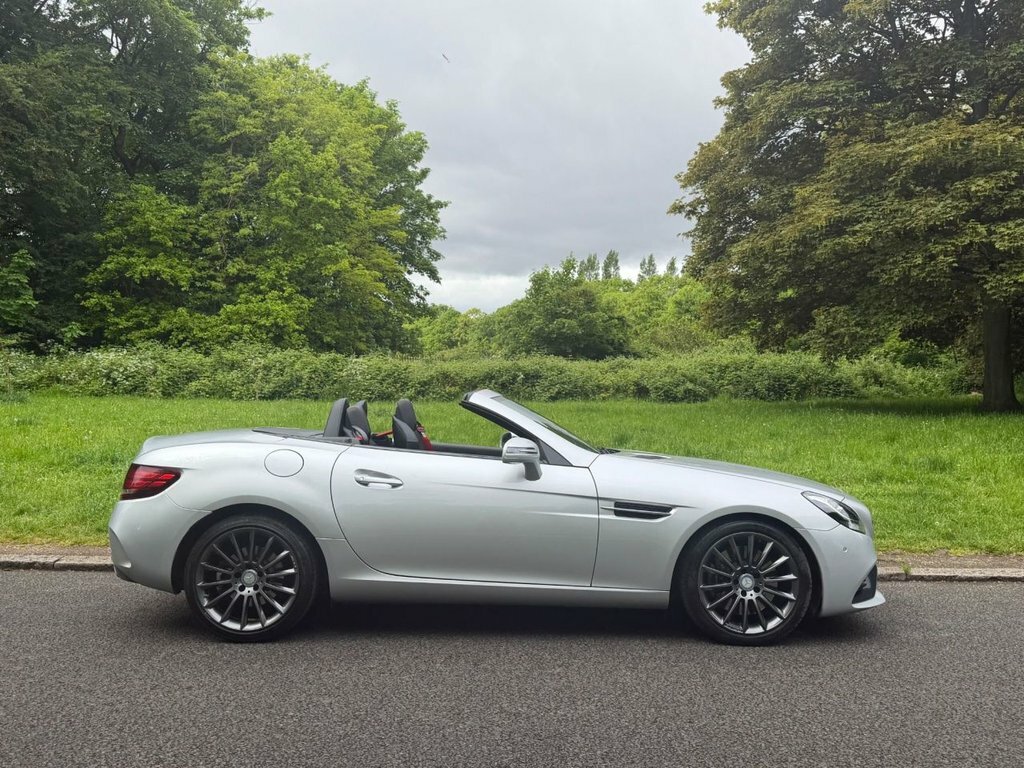 Mercedes-Benz SLC 2L Amg Line Silver #5