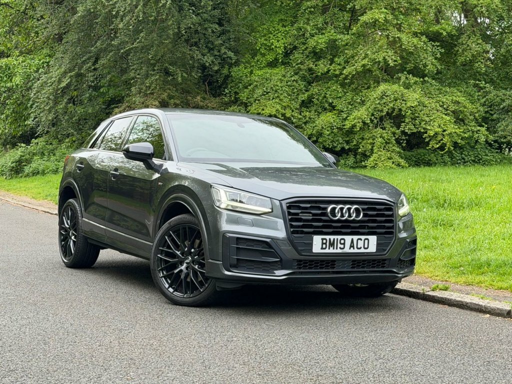 Audi Q2 2L Black Edition Grey