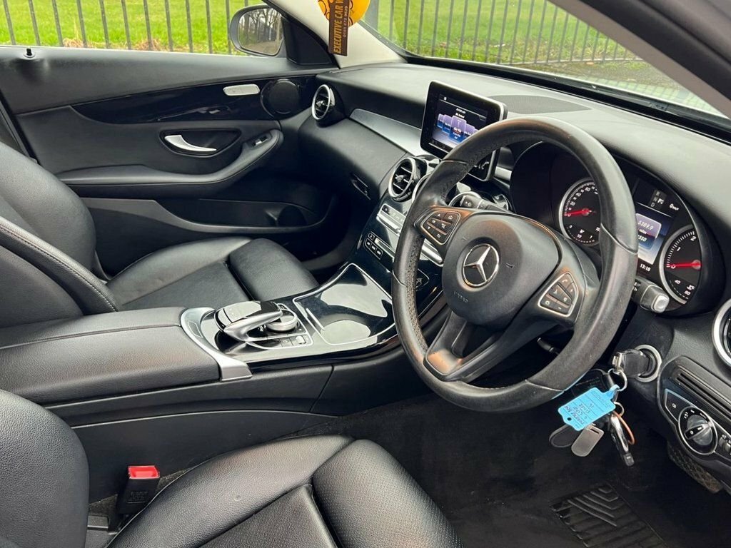 Mercedes-Benz C Class Saloon KM66FUV Silver #2