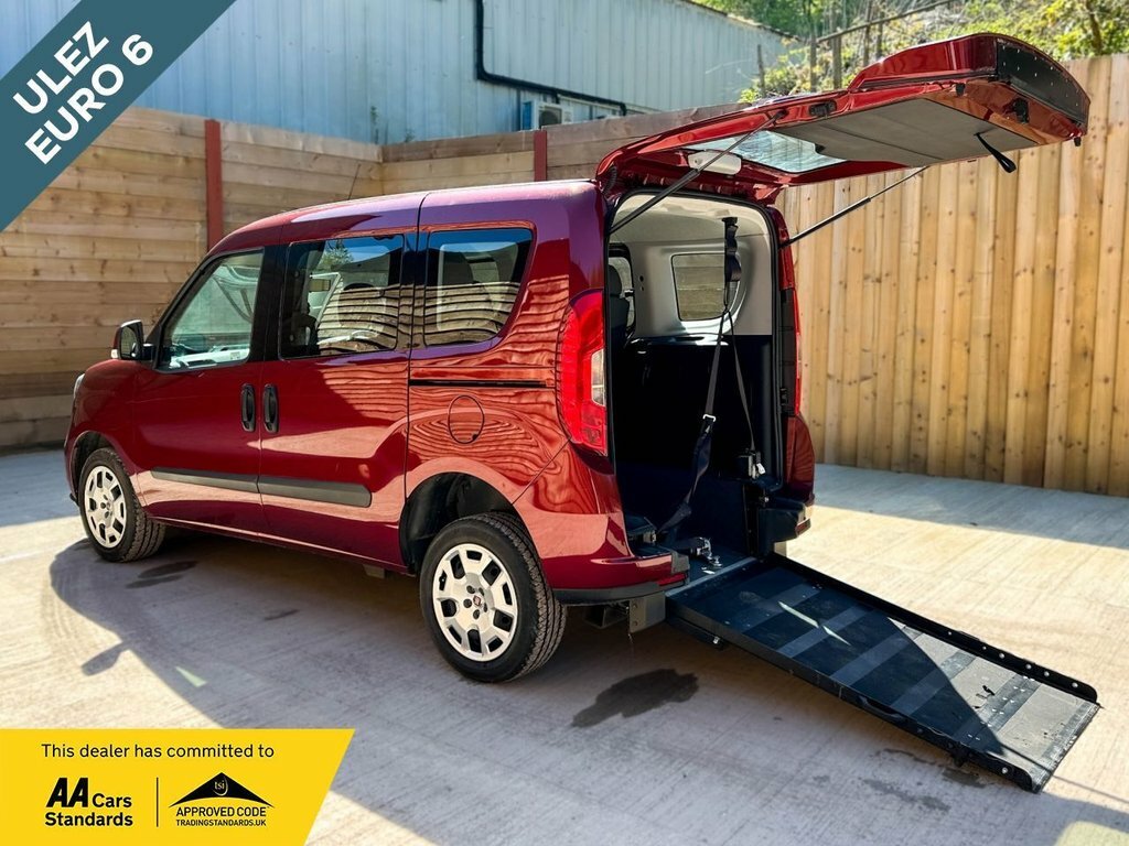Fiat Doblo 1.4L Easy Red