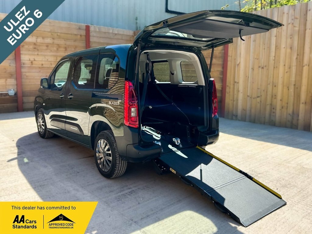 Citroen Berlingo 1.5L Plus M Green