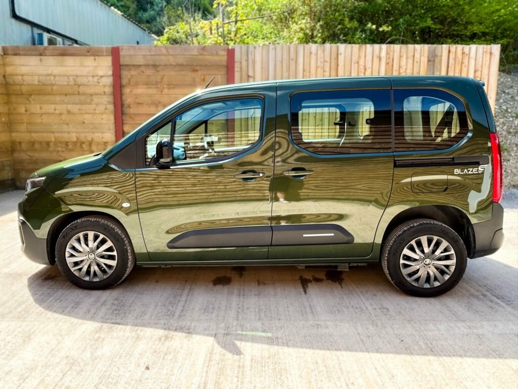 Citroen Berlingo 1.5L Plus M WD74ZRK Green #4