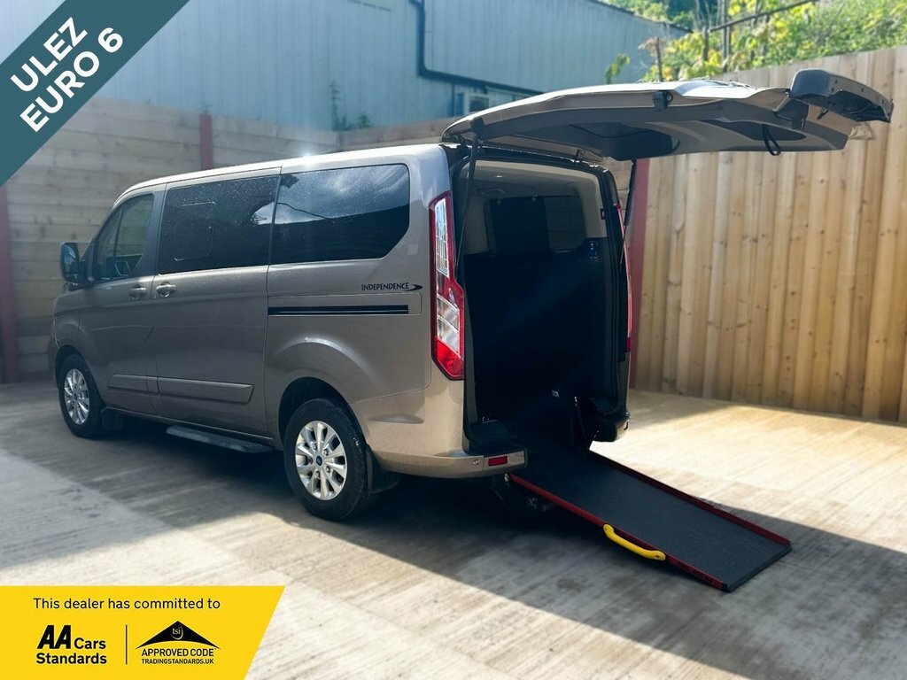 Ford Tourneo Custom 2L Titanium Silver
