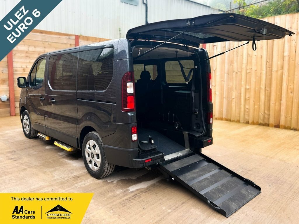 Renault Trafic 2L Advance Grey
