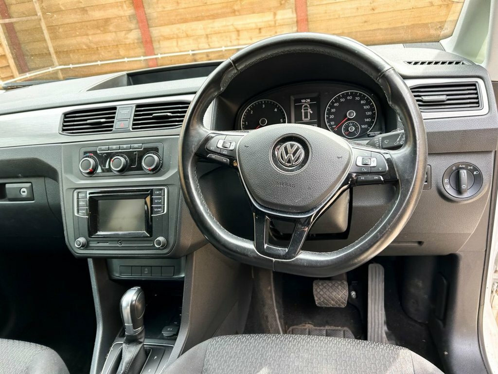 Volkswagen Caddy Maxi Life 2L Null White #2