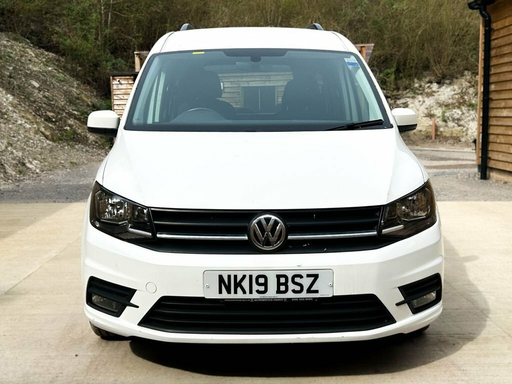 Volkswagen Caddy Maxi Life 2L Null White #6