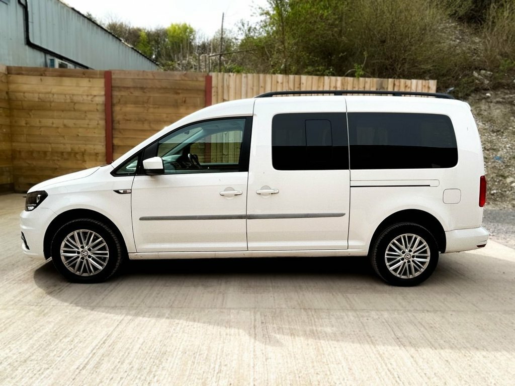 Volkswagen Caddy Maxi Life 2L Null White #5