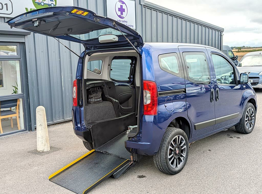 Fiat Qubo 1.4 8V Lounge Up-front Wav #2