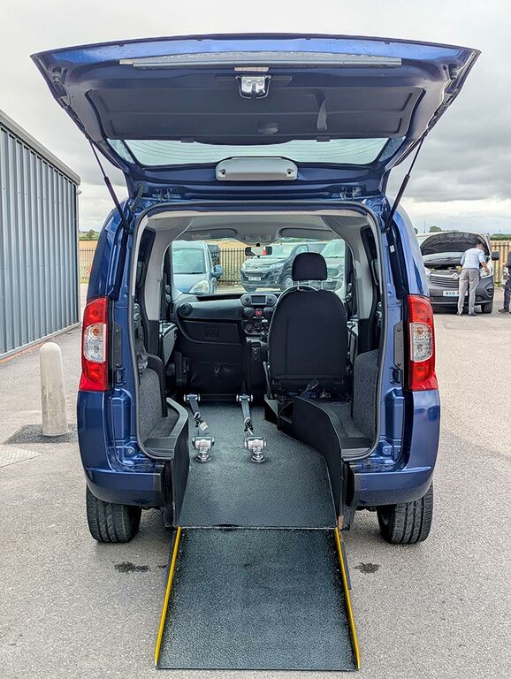 Fiat Qubo 1.4 8V Lounge Up-front Wav