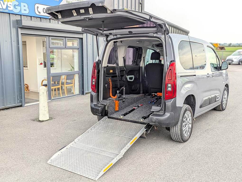 Citroen Berlingo 1.5 Bluehdi 100 Feel Wav NK69FYL  #2